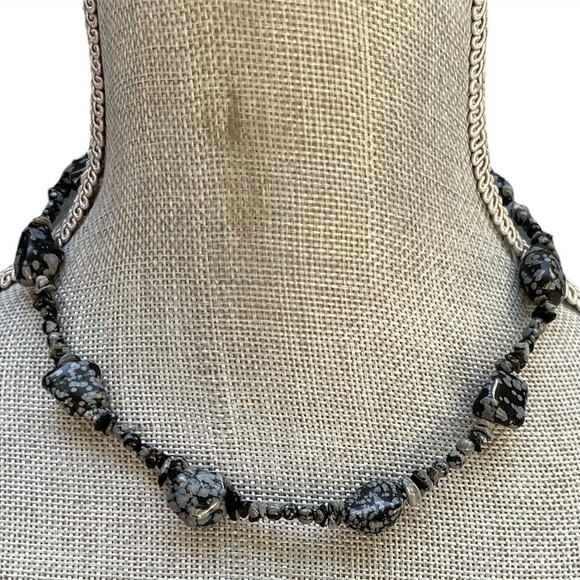 NECKLACE Black and Grey Beads 16 Inches Long - Picture 1 of 8